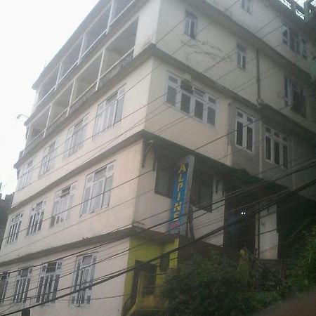 Hotel Alpine Darjeeling  Buitenkant foto